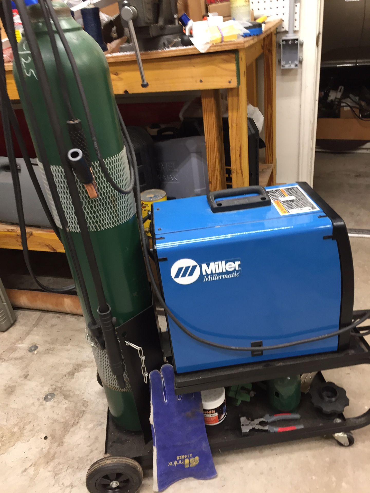 Miller Millermatic 175 MIG 230V Welder with Tank for Sale in BROOKSIDE