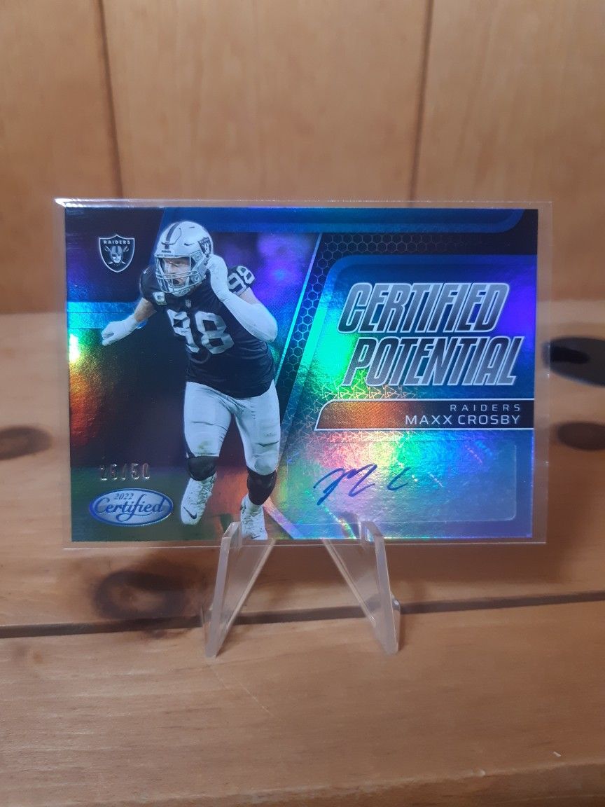 Max Crosby Auto FOOTBALL Card