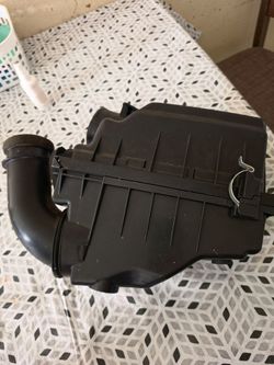 2021 toyota corolla se air cleaner box