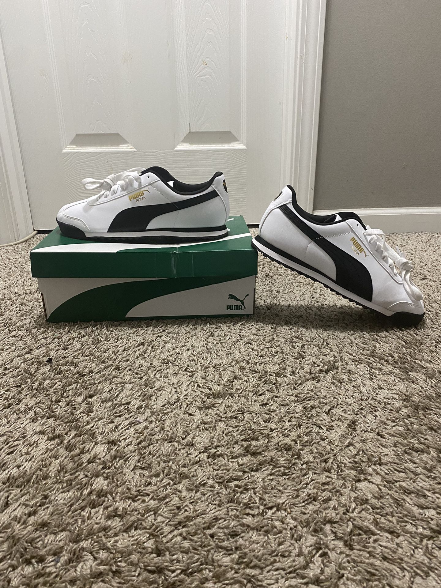 Men’s Pumas Sz 10