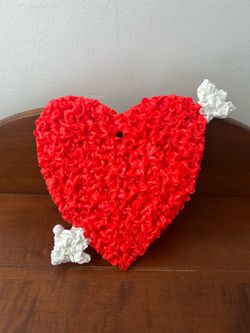 Glitter Plaque Melted Popcorn Heart 9.5” wide x 10” tall