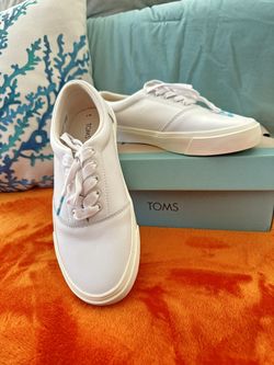 TOMS Women’s Size 7 Brand New
