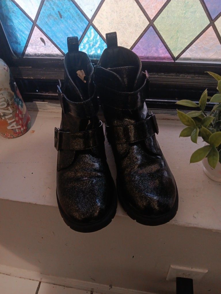 Girls Black Sparkle Boots