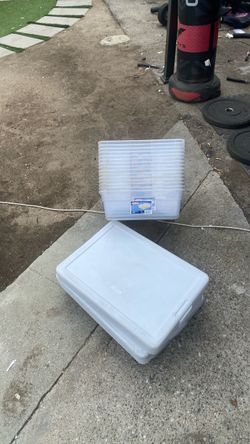 Clear Plastic Storage Bins with Lids – Set of 15 they’re all in good condition size L23”  W161/4” H6” each Sterilite brand heavy duty everything inclu