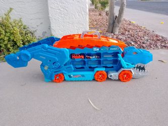 Hot wheels City Ultimate T-Rex Transporter