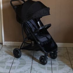 LIKE NEW GRACO LIGHT WEIGHT STROLLER!!!!