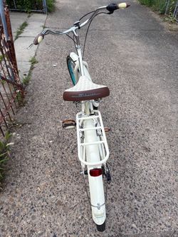 Schwinn Fairhaven retro-style cruiser bike