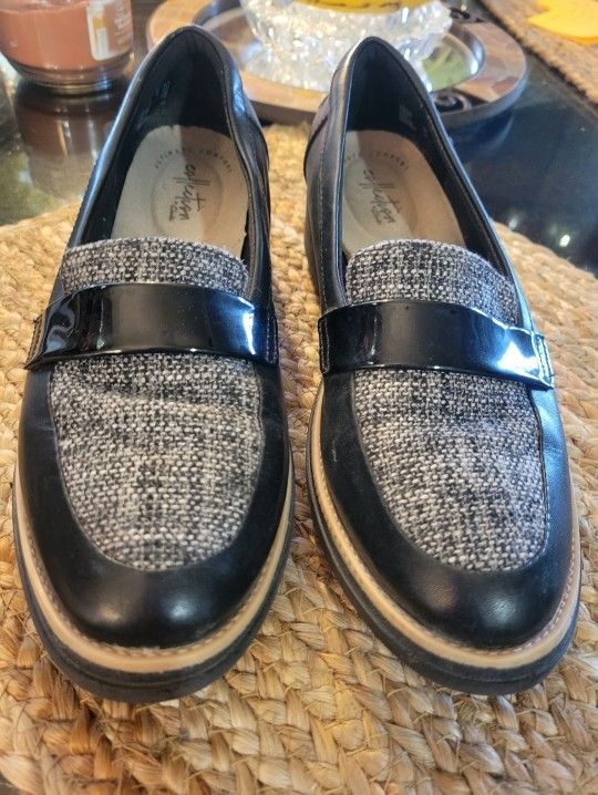 Clarks Woman's Shoes