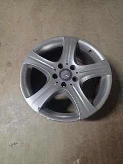 Mercedes e350 17 x 8.5 wheels