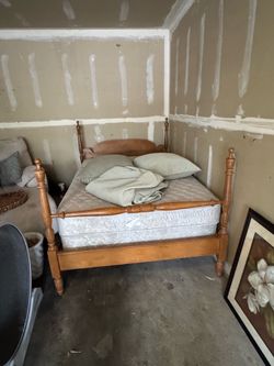 Full size bed