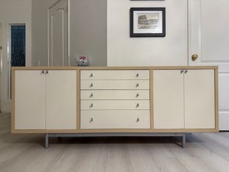 Free Buffet Cabinet / Dresser