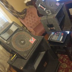 Dj System  Setup 2-12"Cerwin Vega ,2-15" And Blue Toothe.700watss  Power .Mixer  Sounds Great  You Can Try Before You Buy