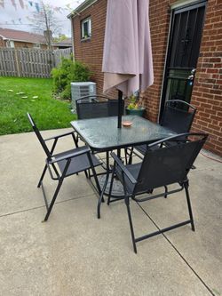 Glass Patio Set w/Umbrella
