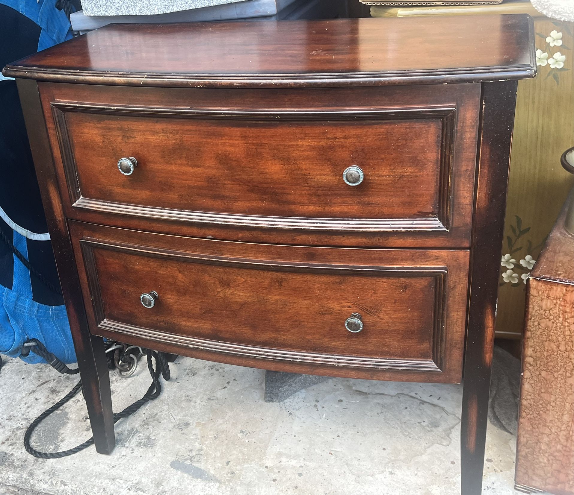 Beautiful wood dresser chest 31 x 16 x 31
