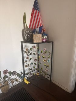 Corner Stand