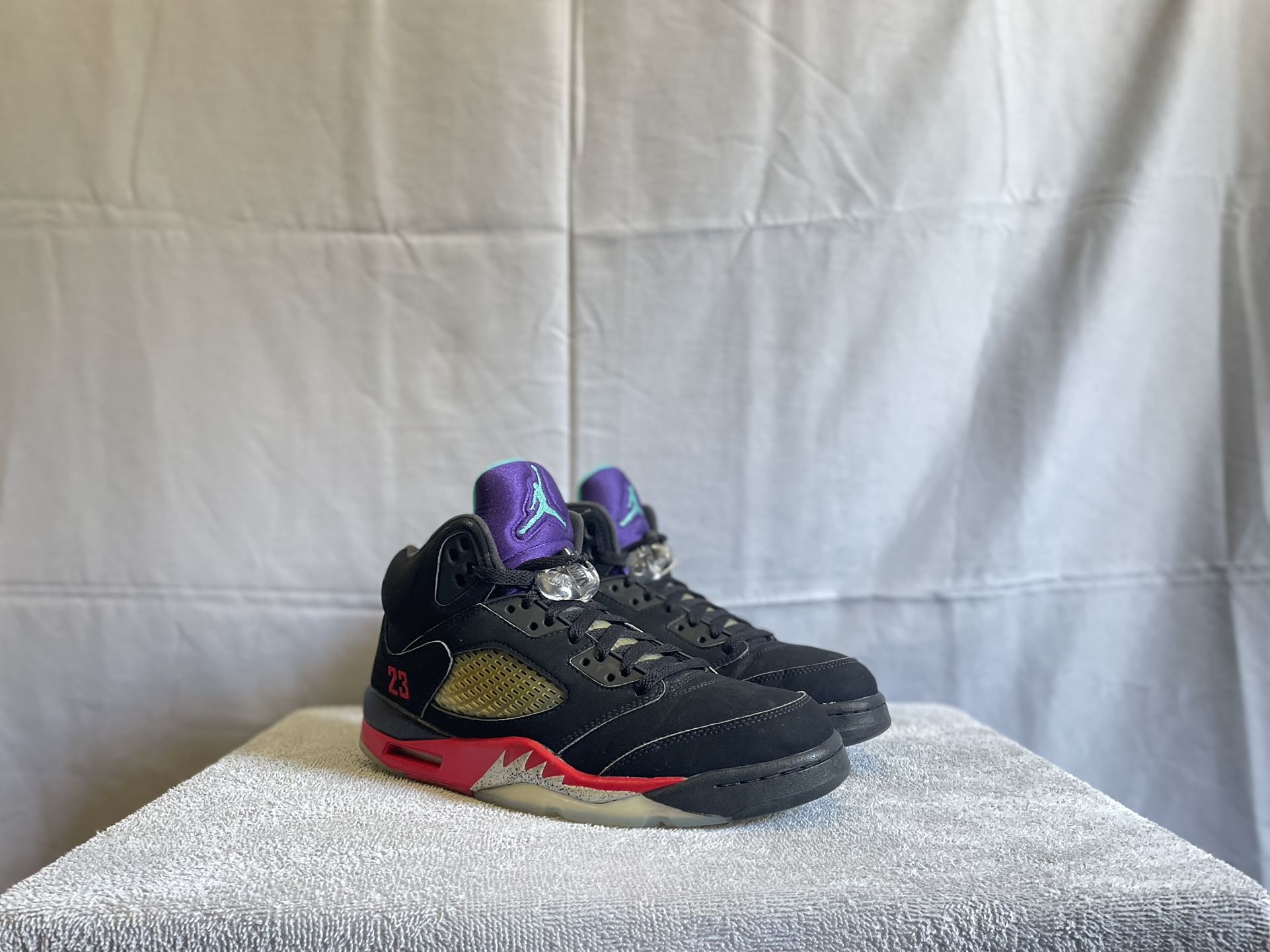 ⭐️ 2020 Jordan 5 ‘Top 3’ (men size: 8.5) ⭐️