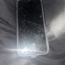 Galaxy phone with a crack screen don’t use it no more. I have the charger in the block and it works.