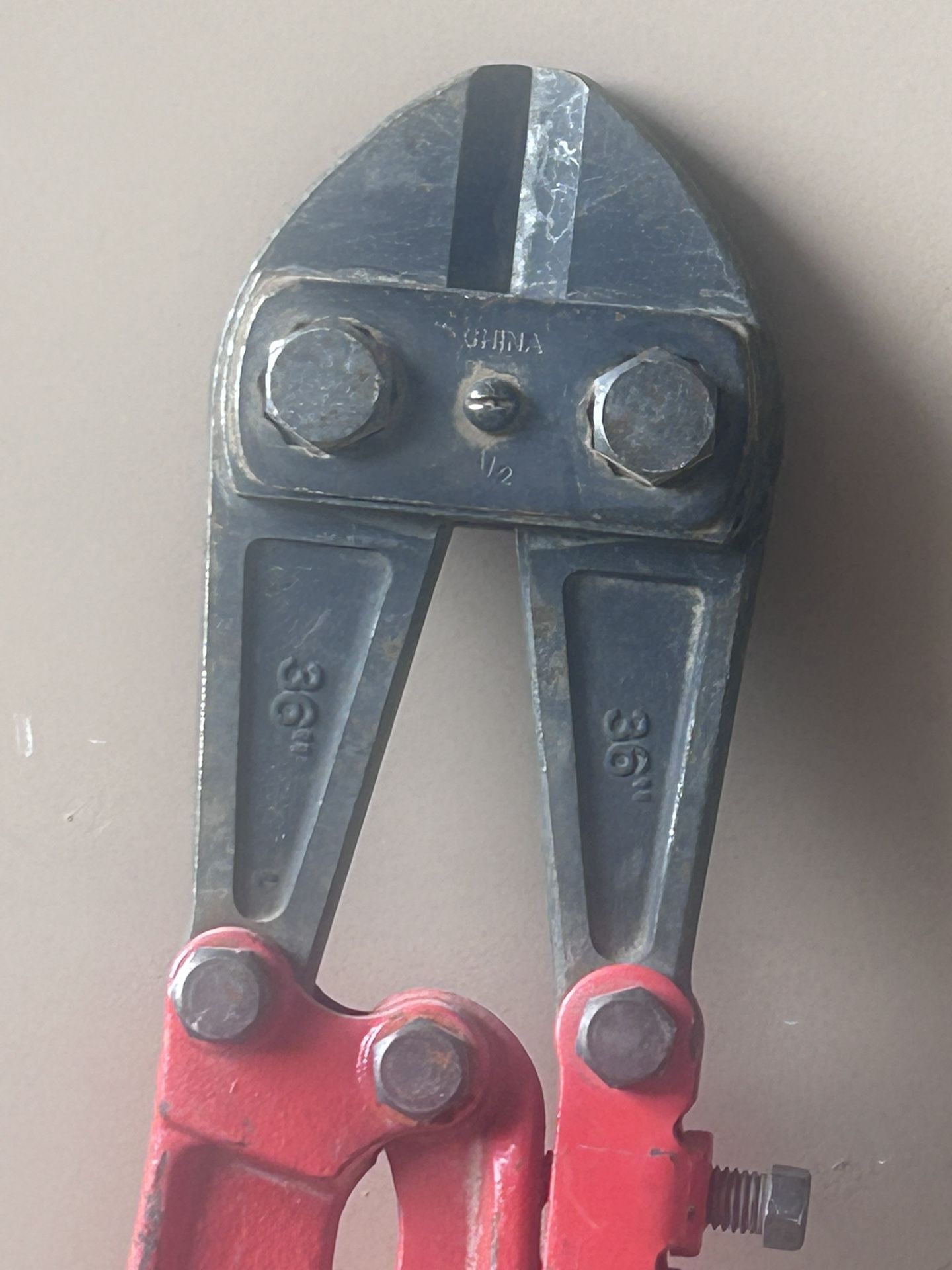 Heavy Duty. Bolt cutters.