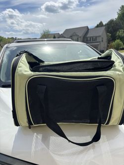 Pet Carrier for large cats or dogs up to 25 lb