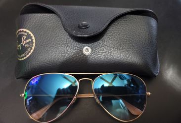 RayBan aviator sunglasses with case