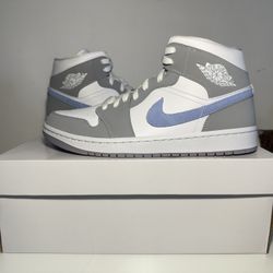 Air Jordan 1 Mid Wolf Grey Aluminum Size 11W (9.5 men) 