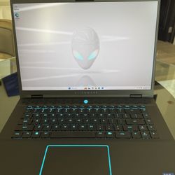 Alienware M16 r2 Gaming Laptop QHD 240Hz