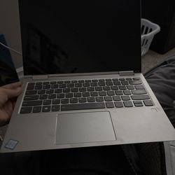 Lenovo yoga 2 in 1 laptop/tablet
