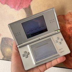 NINTENDO DS 