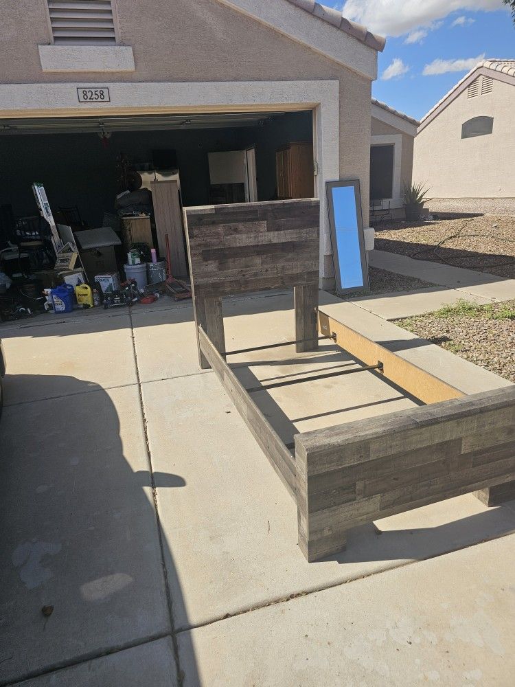 2 Twin Beds & Furniture