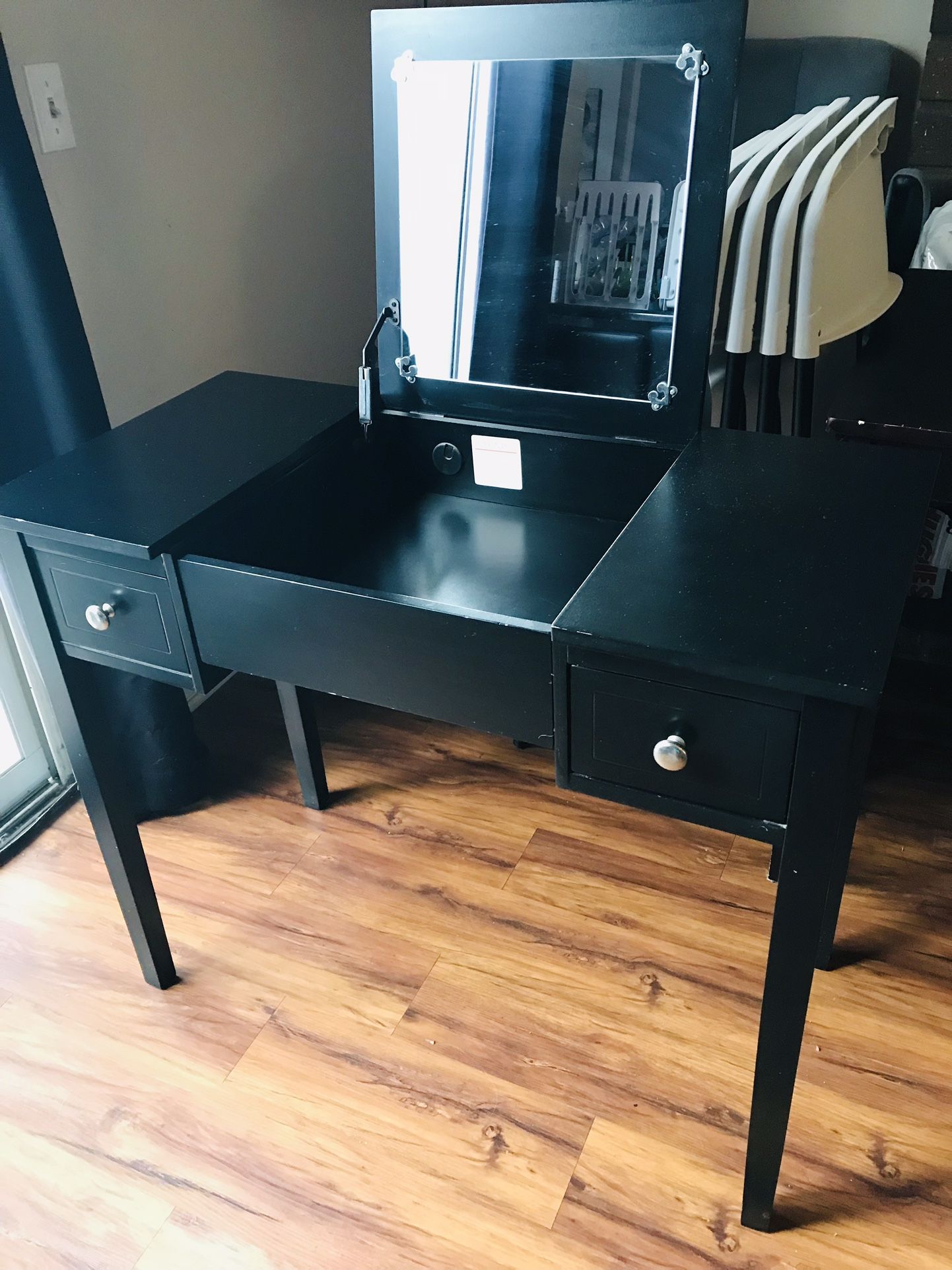 Small Vanity Table w/mirror and center storage