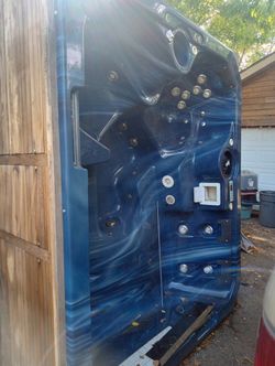 Manhattan Executive Hot Tub