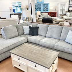 New Sectional 🔥🔥 IN STOCK NOW