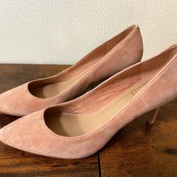 Blush pink suede pumps 7.5 (2-3” Heel)