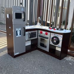 Free Children’s Kitchen