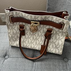 Michael Kor  Purse Like New Pick Up In Perris 