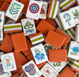 Mahjong tile set