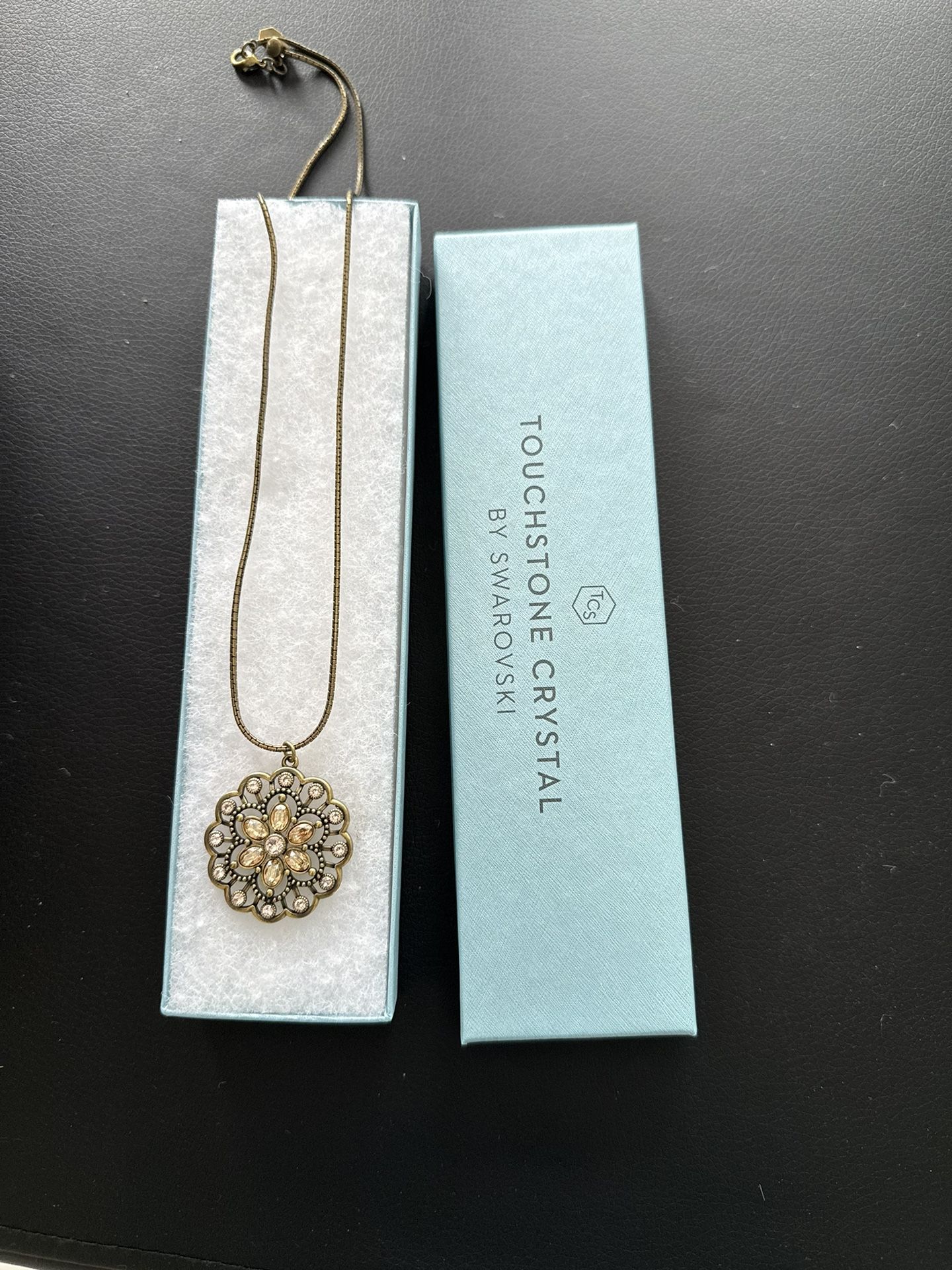 NEW Touchstone Crystal pendant necklace gold