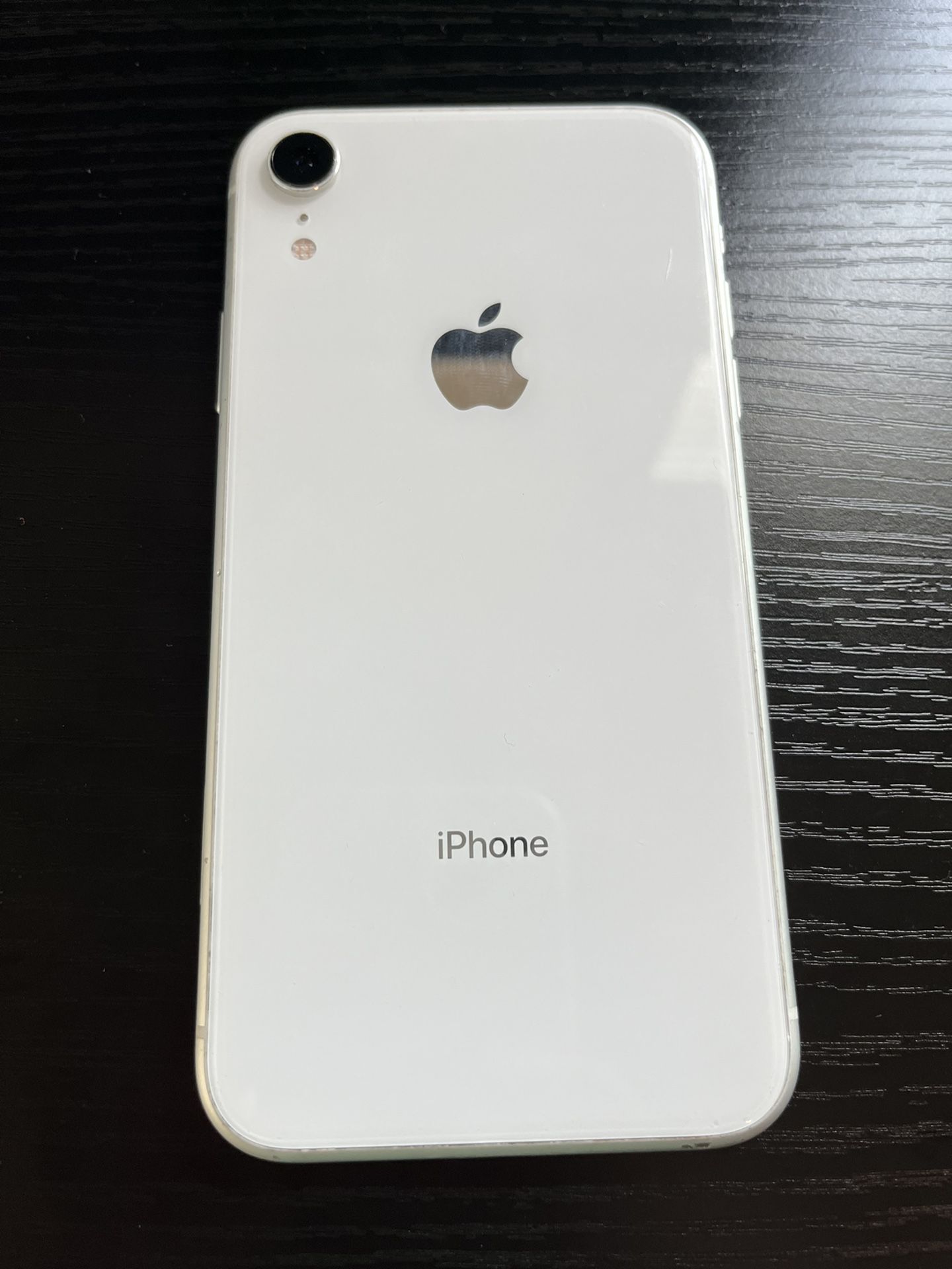 Apple iPhone Xr Unlocked 64gb White for Sale in San Antonio, TX
