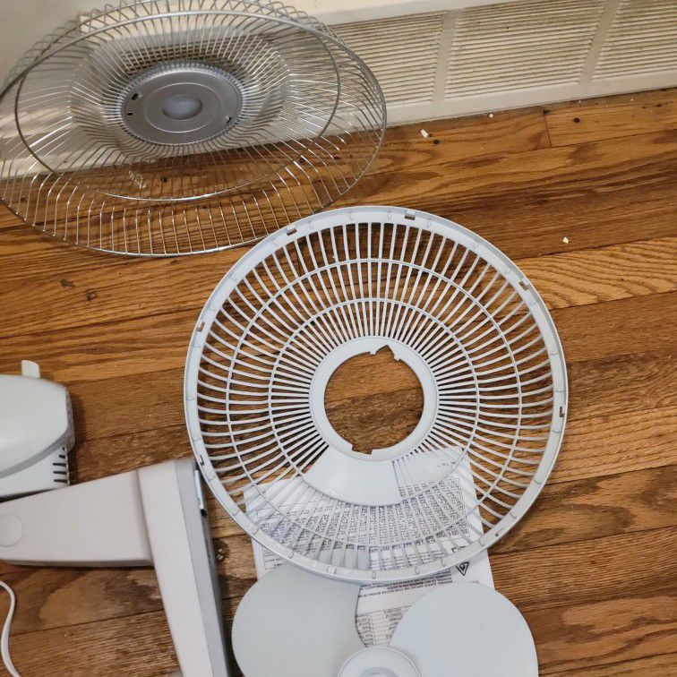 Air King 12 In Wall Mounted Oscillating Fan