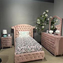 4PC Pink Twin Bedroom Set 🔥 SALE😍