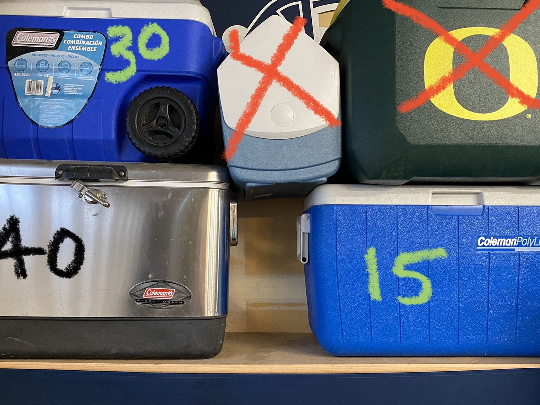 Cooler Coleman Steel, Poly lite 48, Wheeled Cooler. 3 Coolers Total Be