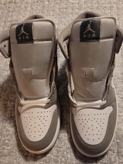 Air Jordan 1 Mid White/Gray Mens Size 10 $90