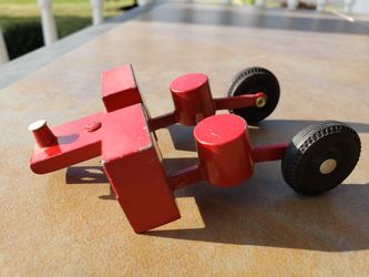 Vintage Ertl international corn planter