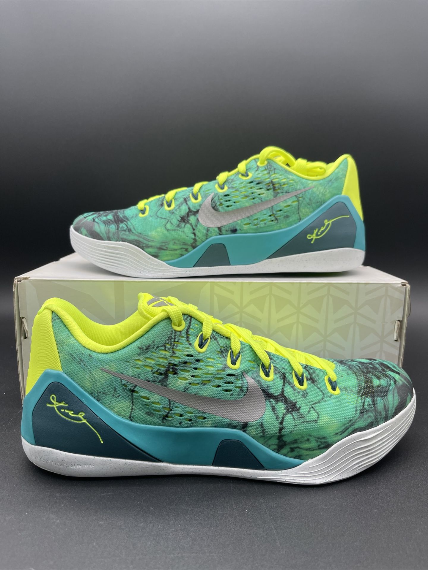 Nike Kobe 9 EM Easter 646701-300 Size 10.5 Men’s