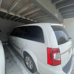 2012 Chrysler Town & Country