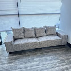 Huge 85” Width Couch 🛋️ Brand New In Box 📦 