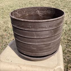 Brown Ribbed Planter With Saucer