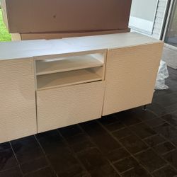 FREE- TV/Entertainment Stand