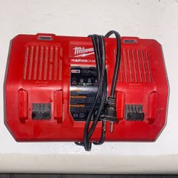 Milwaukee Rapid Charger Dual Bay (m18) Or Bed