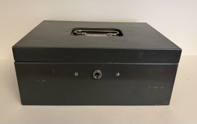 vintage Steelmaster heavy-duty metal cash /lock box